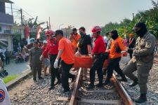 Siswa SD di Surabaya Tewas Tertabrak Kereta di Jalan Sememi - JPNN.com Jatim