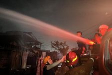 2 Ruko di Rawa Denok Kota Depok Hangus Terbakar - JPNN.com Jabar