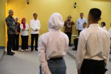Bisa Bercerita dengan Presiden Jokowi, Dua Pelajar SMK N Jateng Ini Terharu - JPNN.com Jateng