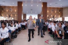 Irjen Agung Sampaikan Pesan Ini kepada Mahasiswa saat Sambangi Kampus HKBP Nomensen Medan - JPNN.com Sumut