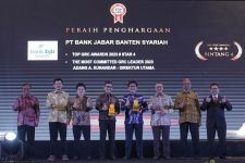 Bank Bjb Syariah Borong Dua Penghargaan di TOP GRC Awards 2023 - JPNN.com Jabar