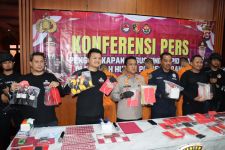Apartemen di Bogor Dijadikan Produksi Tembakau Gorila - JPNN.com Banten