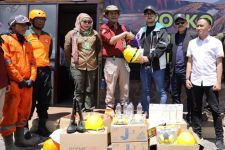 Juragan 99 Beri Bantuan Perlengkapan & Uang Untuk Penanganan Kebakaran di Bromo - JPNN.com Jatim