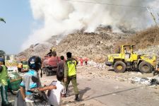 Ternyata Ini Penyebab Kebakaran Sampah di TPA Putri Cempo Solo - JPNN.com Jateng