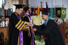 SCU Mewisuda 789 Mahasiswa, Usung Tema Indonesia Timur - JPNN.com Jateng