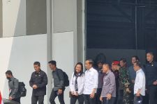 Didampingi Sesneg, Presiden Jokowi Tinjau Kereta Cepat di Depo Tegalluar - JPNN.com Jabar