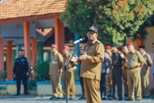 Komitmen Bupati Fauzi Selesaikan Sengketa SMKN 1 Kalianget, KBM Harus Jalan - JPNN.com Jatim