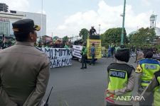 Ratusan Ojol di Purwokerto Unjuk Rasa, 300 Personel Polisi Diterjunkan - JPNN.com Jateng