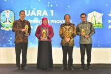Komitmen Wujudkan Nol Emisi, Pemprov Jatim Sabet 6 Penghargaan Anugerah DEN 2023 - JPNN.com Jatim