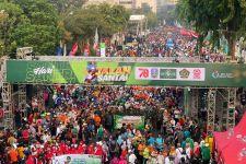 Ribuan Orang Hadiri Jalan Santai Peringatan Hari Santri Nasional 2023  - JPNN.com Jatim