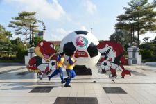 Dekorasi Piala Dunia U-17 Mulai Terlihat di Surabaya, Spanduk-Maskot 3D - JPNN.com Jatim