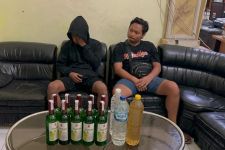 Dua Pemuda di Solo Sedang Transaksi Miras, Eh, Polisi Datang - JPNN.com Jateng