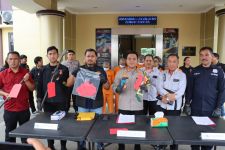 6 Pencuri Rambu Tol Tangerang-Merak Ditangkap Polisi, Lihat Tuh - JPNN.com Banten