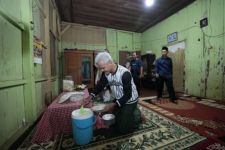 Warga Lampung Timur Kaget Ganjar Pranowo Bermalam di Rumah Tua - JPNN.com Lampung