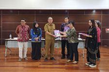 Ubaya & Savy Amira Luncurkan Panduan Pencegahan Kekerasan Tingkat SMP di Surabaya - JPNN.com Jatim