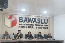 Bawaslu Tertibkan 163 Ribu APK, Totalnya Mencapai Rp 3,2 Miliar - JPNN.com Banten