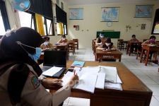 Pemkot Semarang Genjot Kesejahteraan Guru hingga Sekolah Swasta Gratis - JPNN.com Jateng