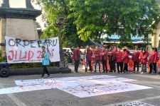 Mahasiswa Solo: Jokowi Gagal Jadi Kepala Negara, Sukses Jadi Kepala Keluarga - JPNN.com Jateng