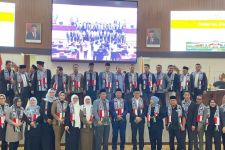 Anggota DPRD Banten Gunakan Syal Palestina Saat Rapat Paripurna - JPNN.com Banten
