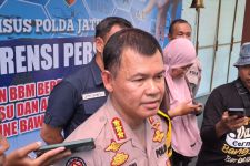 Suporter PSIS-PSS Ricuh, 5 Bus Dirusak, Polisi Periksa 13 Orang - JPNN.com Jateng
