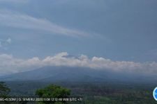 Gunung Semeru Kembali Erupsi, BPBD Lumajang: Masih Aman - JPNN.com Jatim