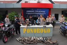Polres Ponorogo Sita 238 Motor Hasil Razia Balap Liar, Knalpot Brong Dihancurkan - JPNN.com Jatim