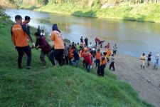 Arus Deras Sungai Bengawan Solo Makan Korban Jiwa, Warga Sragen Tewas Tenggelam - JPNN.com Jateng