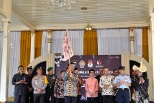 Seluruh Parpol di DIY Bertemu Sultan di Kepatihan, Menyepakati Pemilu Damai - JPNN.com Jogja