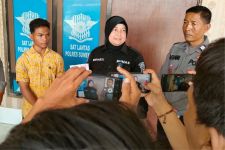 Viral Truk Oleng di Sumenep, Sopir Usia 18 Tahun Disanksi Tilang - JPNN.com Jatim