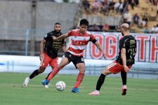 Blunder, Madura United Dipermalukan Bali United 1-2 - JPNN.com Jatim