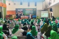 Ratusan Wanita di Surabaya Disumpah Menangkan Paslon Anies-Muhaimin - JPNN.com Jatim