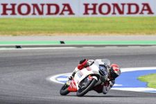 Akhiri Moto3 dengan Kekecewaan, Mario Berjanji Konsisten di Moto2 - JPNN.com Jatim
