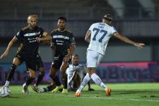 Respons Bojan Hodak Seusai Persib Pesta Gol di Kandang Dewa United - JPNN.com Jabar