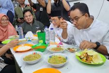 Datang ke Kota Hujan, Anies Baswedan Santap Soto Mi Bogor dan Doclang: Nilainya 11 Pokoknya! - JPNN.com Jabar