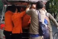 Tabrak Truk Putar Balik di Margomulyo, Pemotor Asal Surabaya Tewas - JPNN.com Jatim