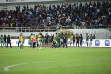 Sanksi Berat di Balik Kericuhan Suporter Saat Laga PSIS Semarang Vs PSS Sleman - JPNN.com Jogja