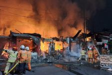 Ruko Abon Sapi dan Barang Antik di Surabaya Ludes Terbakar - JPNN.com Jatim