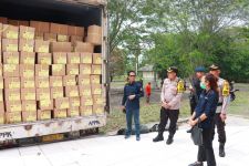 AKBP M.Rizal Muchtar Cek Langsung Pendistribusian Surat Suara di Gudang Logistik KPU - JPNN.com Lampung
