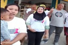 Aksi Sukarelawan Iwan Bule di Pangandaran Berbuah Dukungan Warga - JPNN.com Jabar