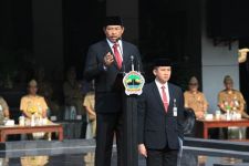 Densus 88 Tangkap 9 Terduga Teroris di Jawa Tengah, Nana Sudjana Bilang Begini - JPNN.com Jateng