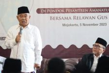 Kiai Asep Komentari Candaan Zulhas: Masyarakat Harus Berpandangan Jernih - JPNN.com Jatim