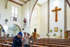 Gereja Katolik Santo Cornelius Madiun Laksanakan 4 Misa Natal 2023 - JPNN.com Jatim