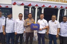 Kadin Kota Bogor Berikan Bantuan ke Petugas Gabungan Pengamanan Libur Nataru - JPNN.com Jabar