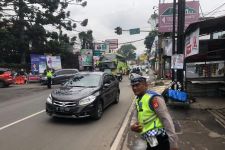 Hari Terakhir Cuti Bersama, Jalur Wisata Lembang Masih Ramai - JPNN.com Jabar
