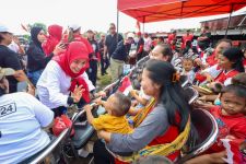 Senam Bareng Emak-emak di Kota Semarang, Atikoh Bicara Pengawasan Pemilu - JPNN.com Jateng