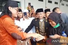 Pemilik Gudang Ikut Diperiksa Buntut Viral Gus Miftah Bagi-Bagi Uang - JPNN.com Jatim
