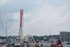 Jelang Penutupan Flyover di Malam Tahun Baru, Kendaraan Menuju Kota Bandung Padat Merayap - JPNN.com Jabar