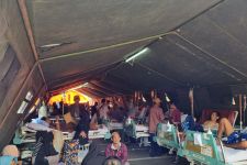 Pasca Gempa Dangkal, Ratusan Pasien RSUD Sumedang Diungsikan ke Tenda Darurat - JPNN.com Jabar