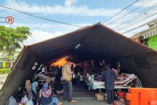 Nestapa Pasien RSUD Sumedang, Bermalam di Tenda Darurat - JPNN.com Jabar