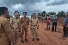 Pj Bupati Bogor Optimistis Pembangunan Kantong Parkir Truk Tambang Rampung Akhir Januari 2024 - JPNN.com Jabar
